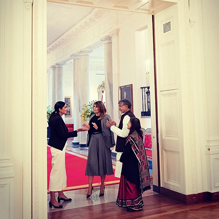 Мелания Трамп в деловом образе на встрече в Белом доме Мелания Трамп в деловом образе на встрече в Белом доме Новости