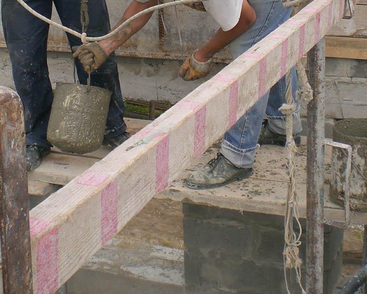 заливка бетоном армопояса
