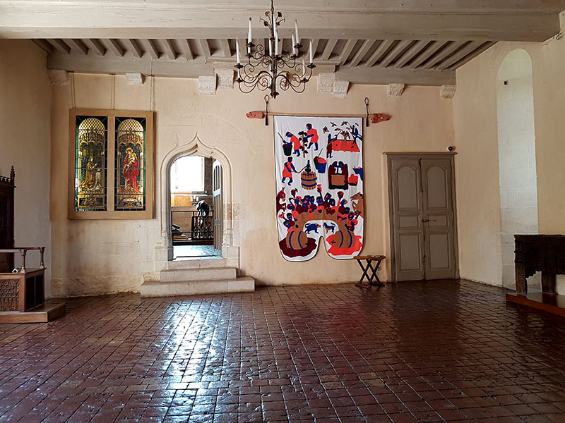 Бургундия. Шатонёф. Крошечная деревня с огромным старинным замком! Бургундия. Шатонёф. Крошечная деревня с огромным старинным замком! автотуризм