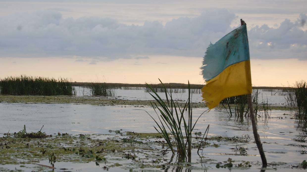 Словацкие депутаты осквернили флаг Украины на внеочередном заседании