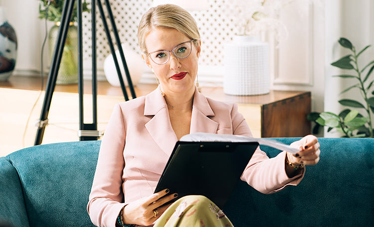 Ксения Собчак, Юлия Топольницкая, Полина Максимова, Егор Корешков и другие на съемках второго сезона сериала "257 причин, чтобы жить"