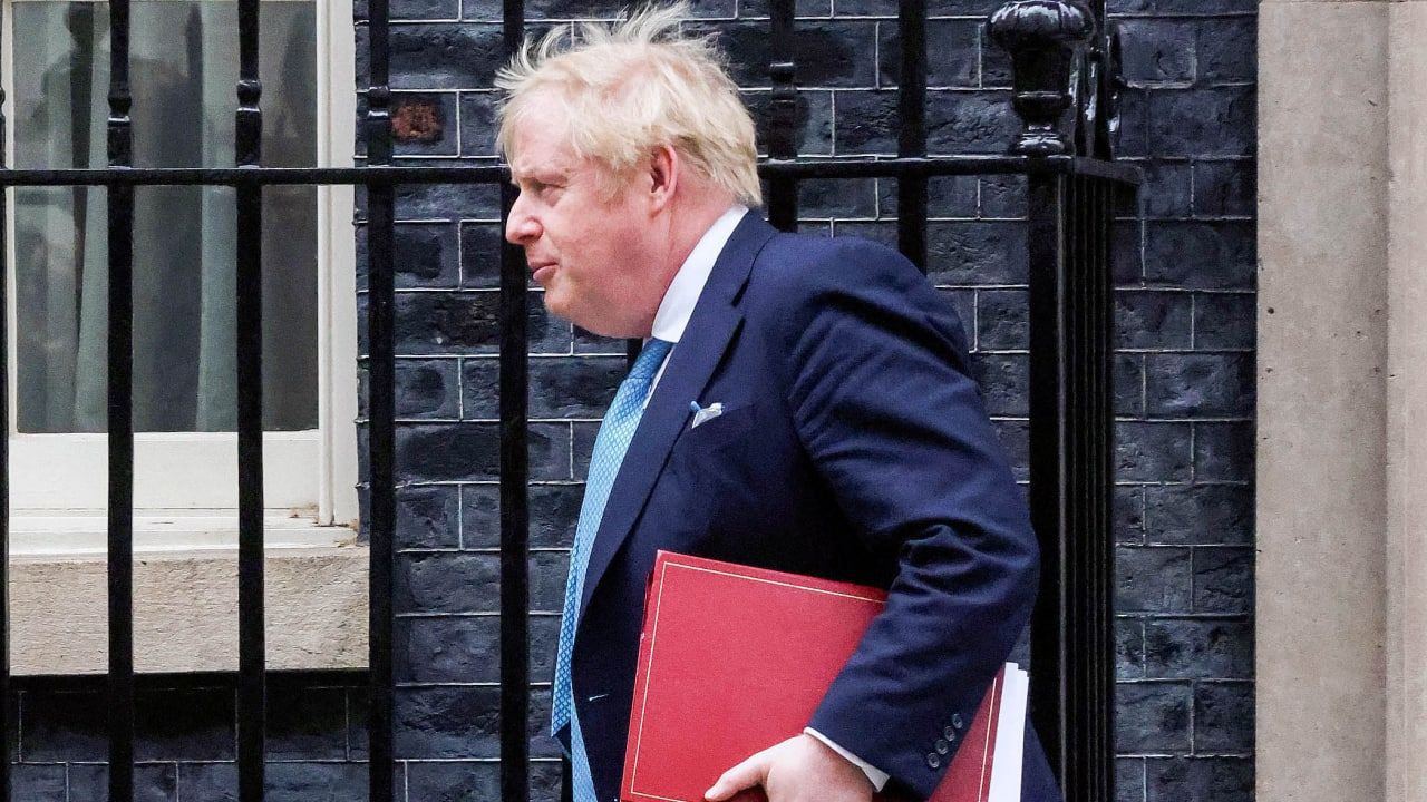 AFP: Борис Джонсон покинул Великобританию на фоне грядущей рецессии