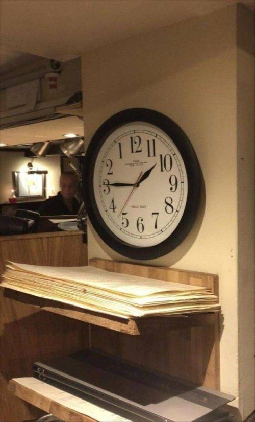 Тут происходят всякие странности... Тут происходят всякие странности... позитив