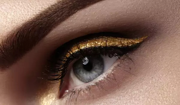 Тени для бровей