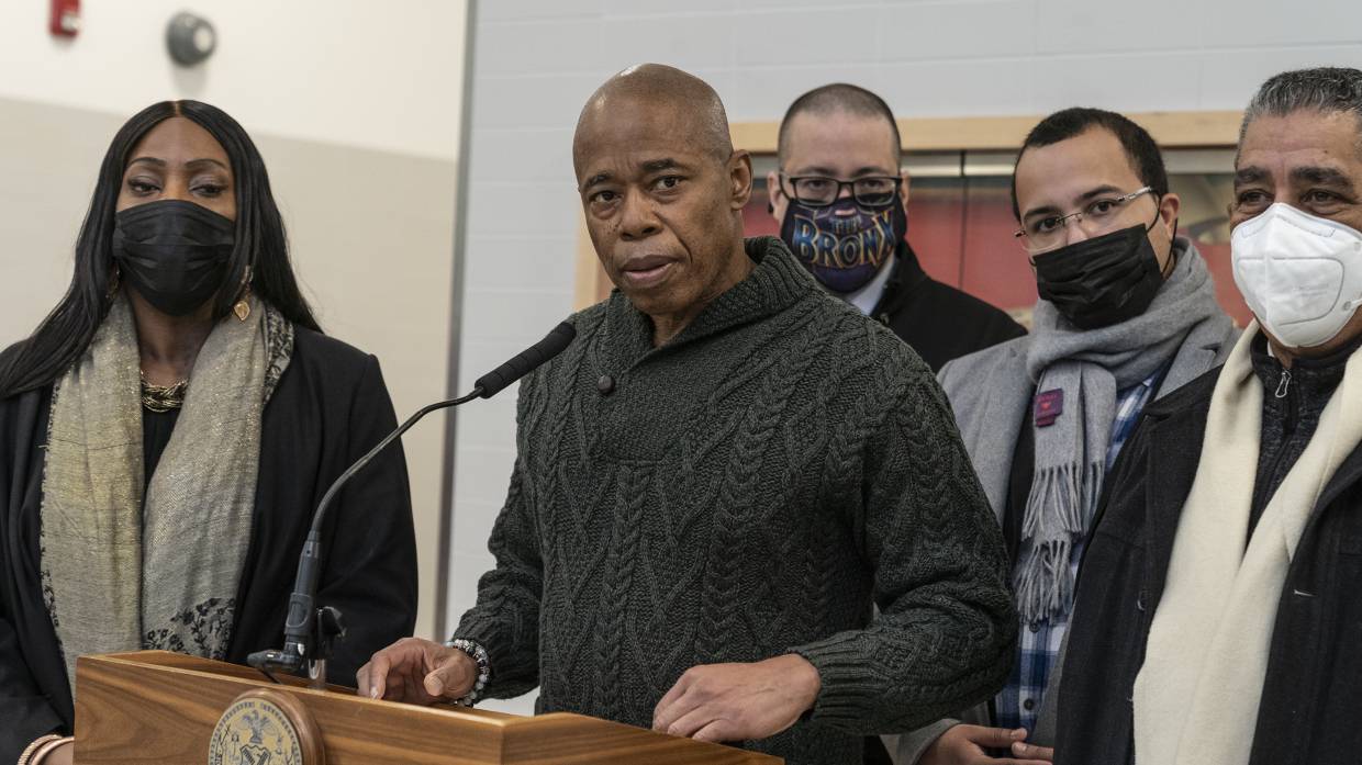 Мэр Нью-Йорка решил выгнать всех бездомных из метрополитена