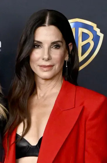 Николь Кидман и Сандра Буллок воссоединились на презентации продолжения фильма 