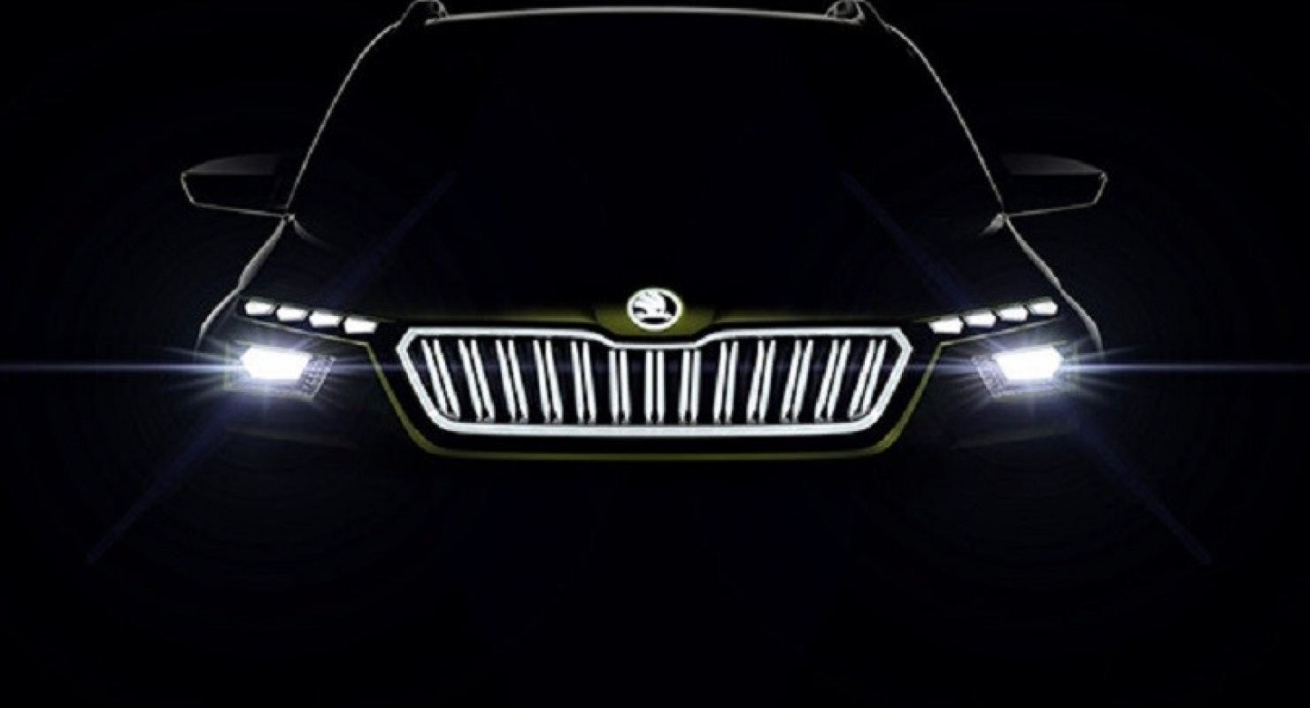 Skoda показала салон кроссовера Vision 7S с приплюснутым рулём