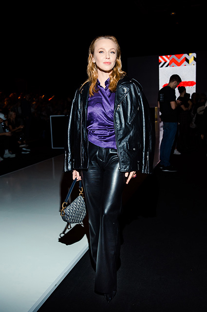 Светские выходные в Москве: Ксения Собчак, Виктория Лопырева, Альбина Джанабаева на показах, Монеточка — в кино Светские выходные в Москве: Ксения Собчак, Виктория Лопырева, Альбина Джанабаева на показах, Монеточка — в кино Светская жизнь