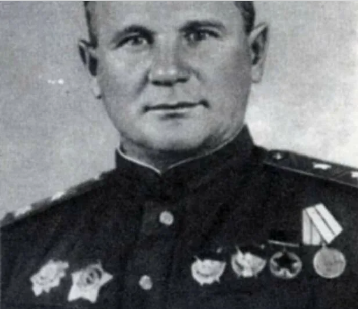 генерал-лейтенант Чистяков. Источник фото - https://r1.mt.ru/r25/photo8DEC/20024813499-0/jpg/bp.jpeg