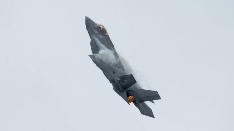 F-35. Истребитель денег или серьёзное оружие? F-35. Истребитель денег или серьёзное оружие? ввс