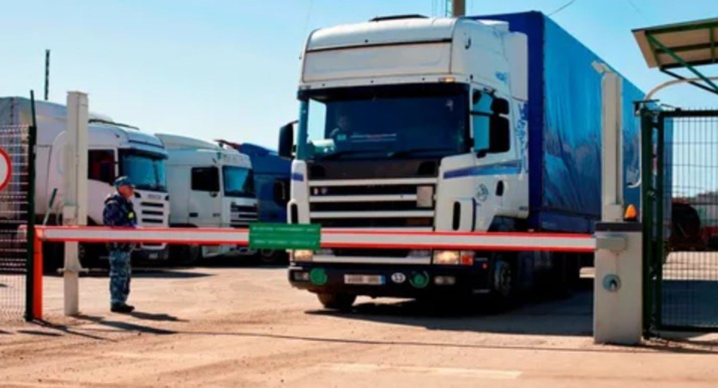 Белоруссия временно запретит вывозить автомобили Белоруссия временно запретит вывозить автомобили Автомобили