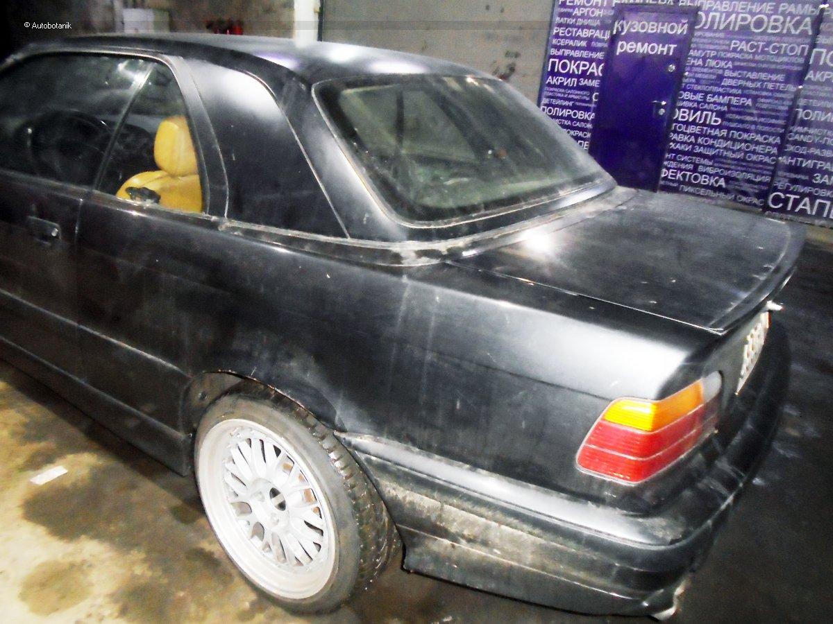 Свежий весенний цвет на старый кабриолет Свежий весенний цвет на старый кабриолет авто и мото