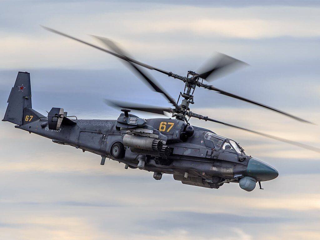Военная российская промышленность не стоит на месте, и продолжает совершенствовать ударные вертолеты Ка-52М. Усовершенствования коснутся как минимум трех аспектов сборки вертолетов. Рассказываю каких.-3