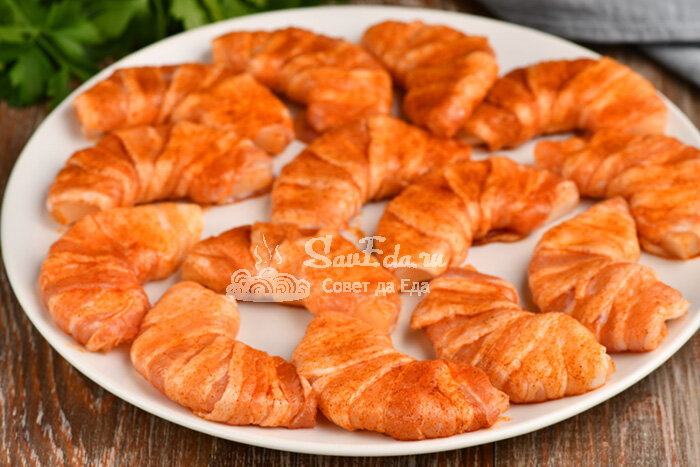 Обожаю такие необычные закуски, которые удивляют и вкусом, и видом. А еще она готовится очень быстро и легко. У нее отличное сочетание продуктов.-6