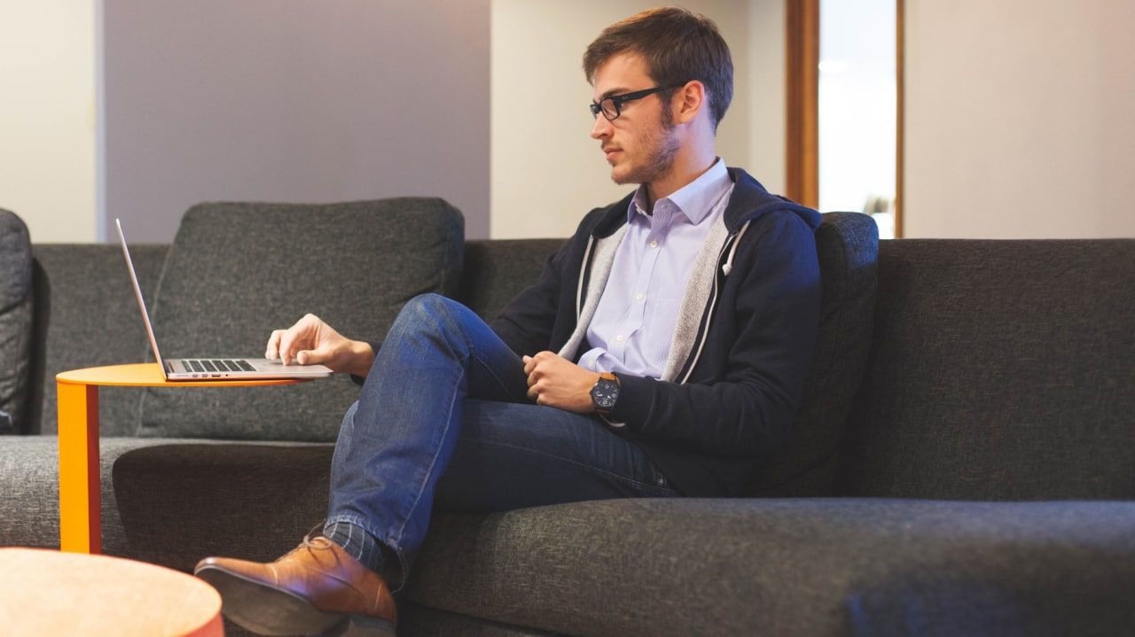 Опрос Superjob выявил процент россиян, которые недовольны своей работой