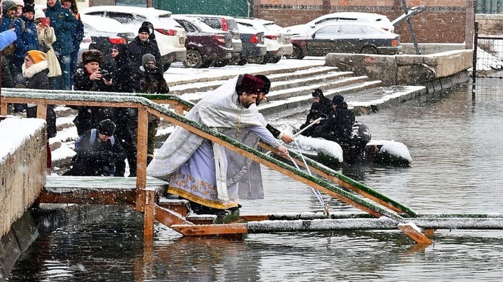 Как прошли крещенские купания в Керчи