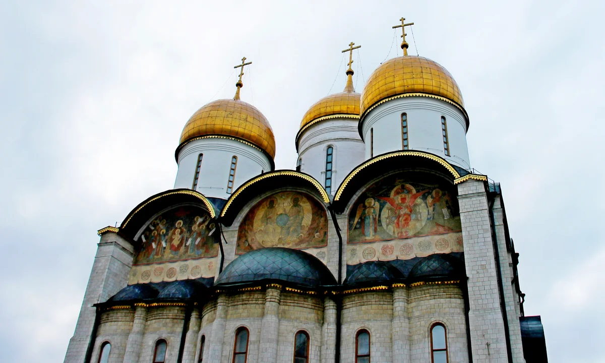 Пяти глав. Успенский собор в Москве 1479. Успенский собор Московского Кремля 1479. Успенский собор в Москве год 1479. Успенский собор Ростов апсиды.