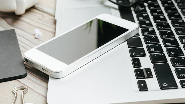 Пять признаков, что мошенники уже взломали ваш телефон удаленно - похожая новость на Toplenta