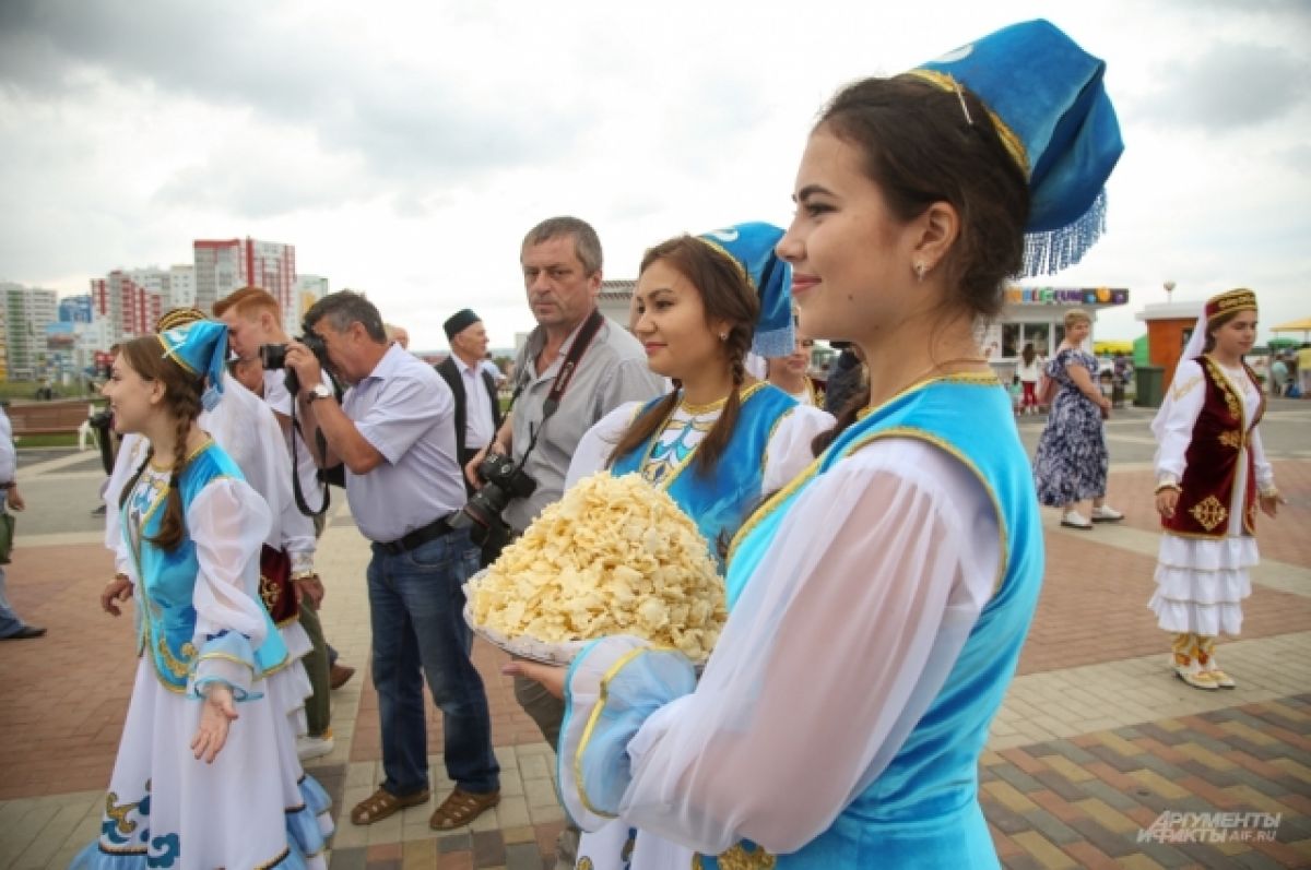 Праздник «Сабантуй-2022» проходит в московском парке «Коломенское»