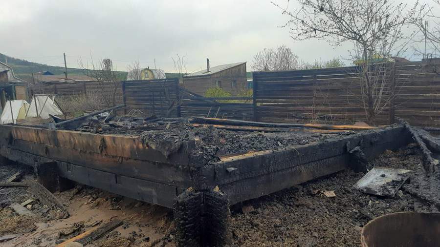 В Иркутской области подросток погиб при пожаре в дачном домике