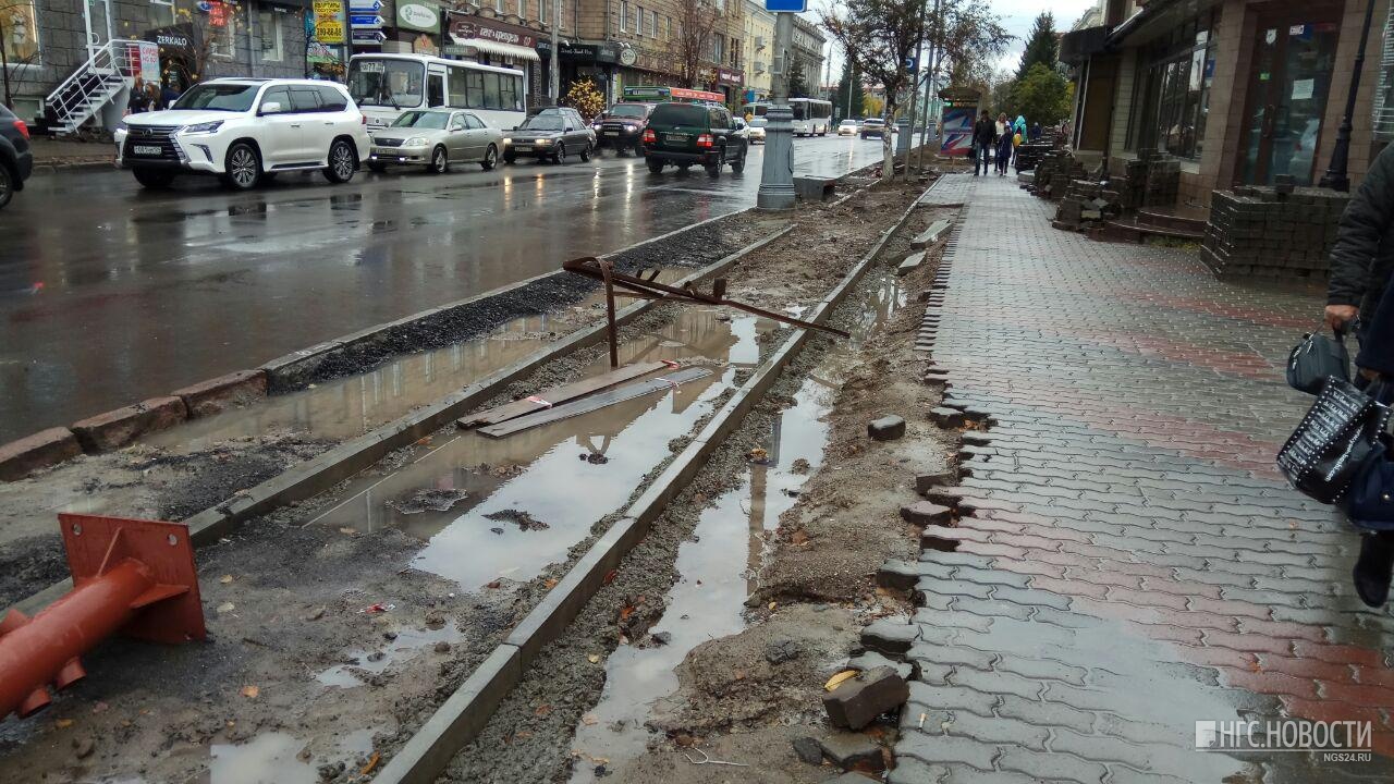 Тротуар разбор. Бордюр в три ряда. Двойные бордюры в Москве. Москва тротуары бордюры. Бордюры в два ряда в Москве.