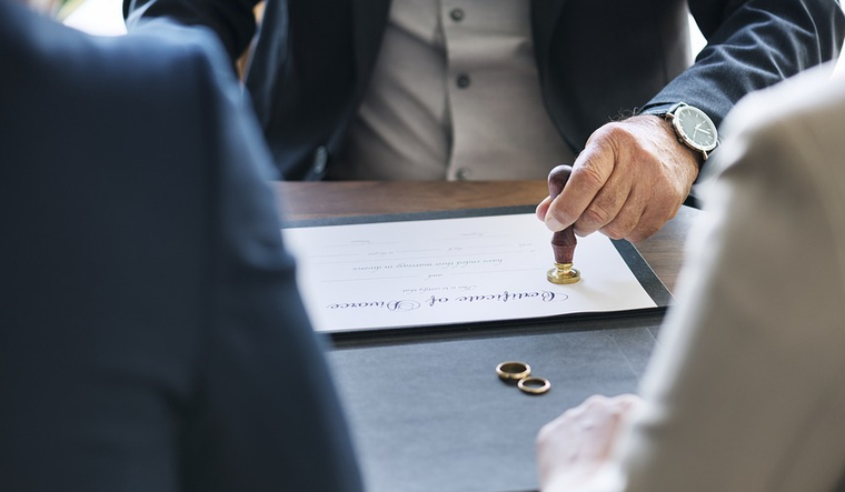 Росстат обвинил мигрантов в увеличении разводов в России