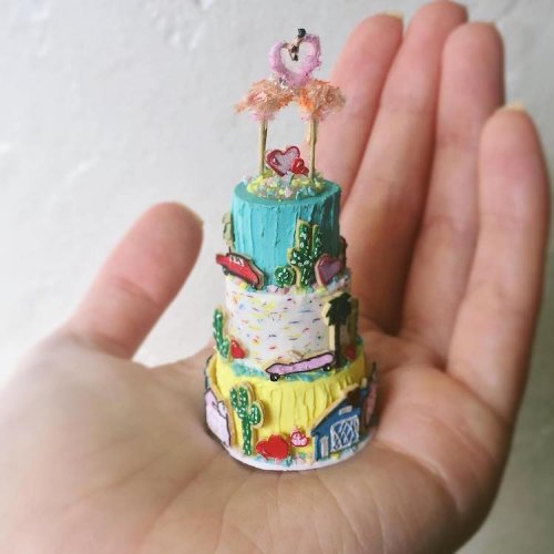 Художница создаёт крошечные торты, которые помещаются на ладони выпечка,мастерство,миниатюра,творчество