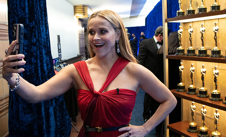 Радость и слезы: что происходило за кулисами премии "Оскар"
