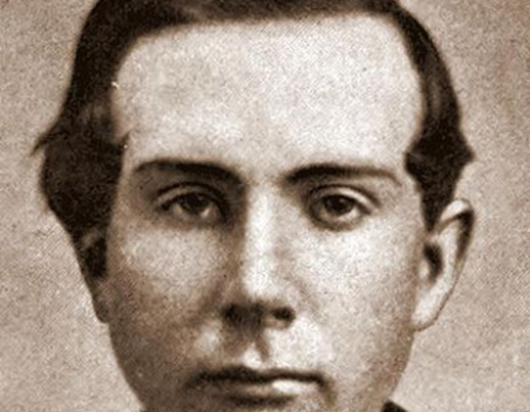 Скелеты в шкафу: тайны известных семей Скелеты в шкафу: тайны известных семей