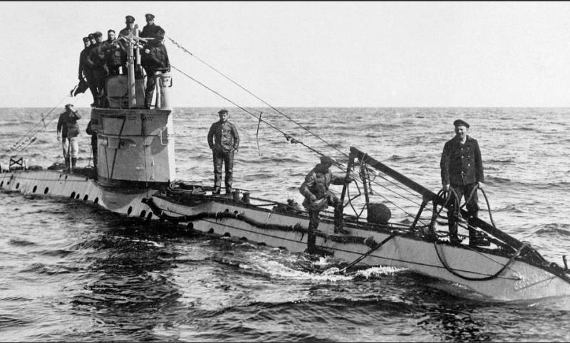 С пушкой на мачте из-под воды вмф,оружие