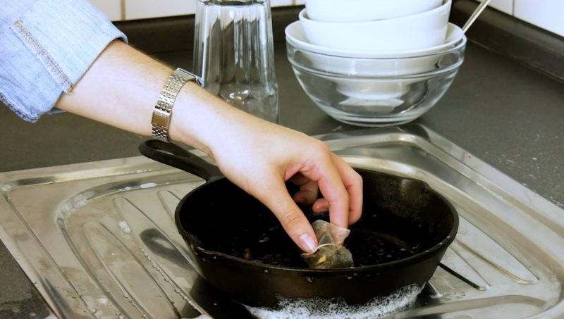 Не мусор, а золото: семь классных лайфхаков с использованными чайными пакетиками Не мусор, а золото: семь классных лайфхаков с использованными чайными пакетиками советы