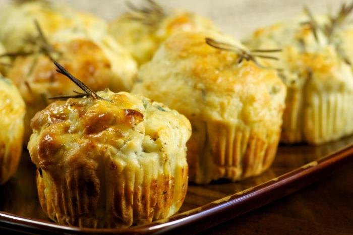 I know how to -hide- vegetables in my child&#39;s food. I cook healthy muffins for him. 