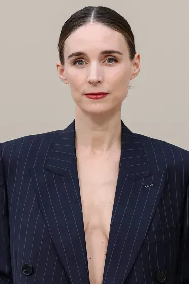 Наоми Уоттс, Елена Перминова, Элизабет Олсен и Диана Крюгер на модных показах в Париже марта, Уоттс, Крюгер, Диана, Олсен, Элизабет, Палвин, Барбара, показе, Елена, Перминова, Наоми, Неделя, посетили, мероприятий, 40летняя, надела, голое, синий, брючный