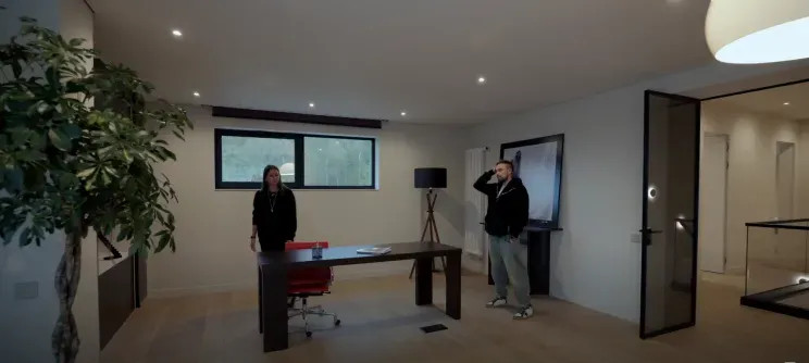 Актёр Александр Петров показал свой новый дом в Подмосковье Петров, женой, ПетроваДом, Александра, Александр, несколько, после, Милославская, таунхаус, известно, четыре, метров, квадратных, площадью, особняка, особняки, актёр, Ильинские, Холмы, рассказал