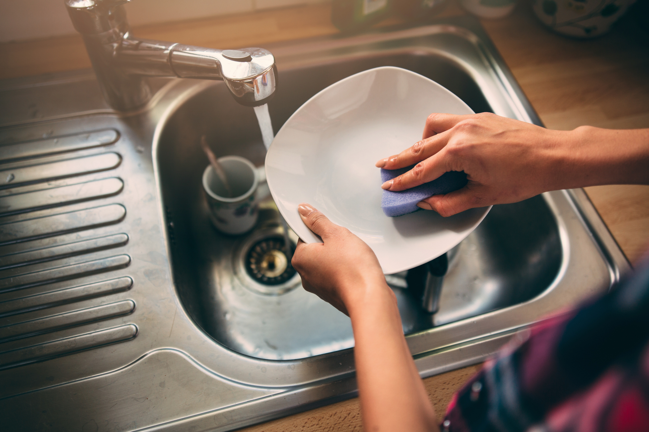 Можно ли мыть посуду меламиновой губкой: объяснение эксперта меламиновой, может, губку, вещество, можно, который, губки, меламина, только, легко, опасности, посуду, накапливается, губка, проникать, стоит, Меламин, очень, губкой, бытовой