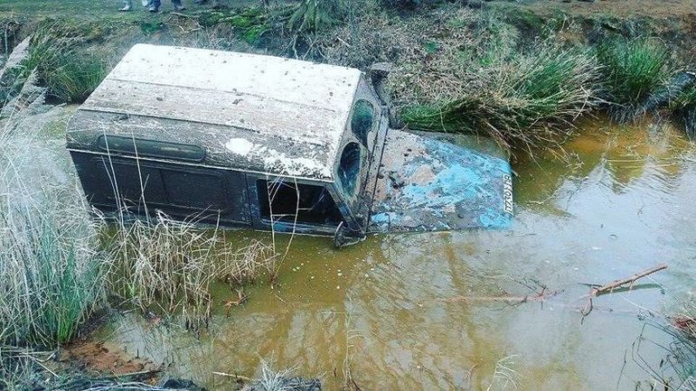 Хороший джип застрянет там, куда не каждый трактор доедет Хороший джип застрянет там, куда не каждый трактор доедет авто и мото,автомобили,автоновости,машины,Россия