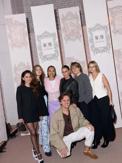 Максим Матвеев, Диана Манасир и Ксения Чилингарова посетили открытие книжного клуба Кристины Потупчик Потупчик, Кристина, Мария, Моргун, Екатерина, Дарина, Чаковская, Малика, Азимова, Алексеева, Дарья, Манасир, жизни, Марией, Кислицыной, современной, рассказывала, гостьям, почему, Вместе