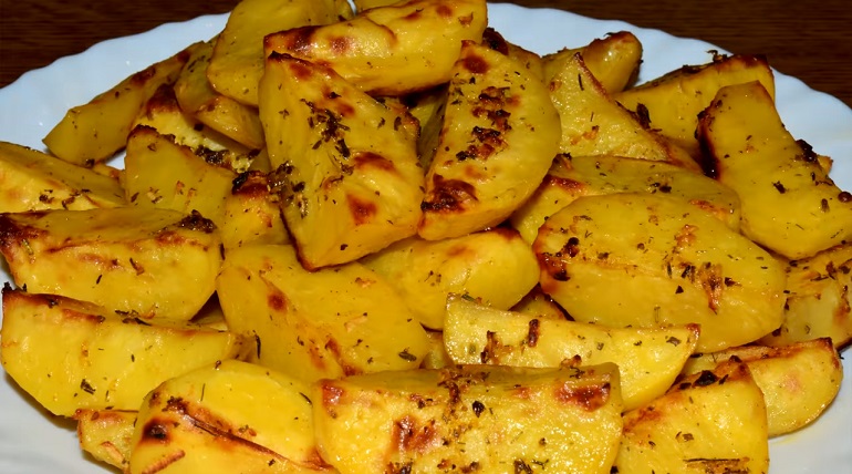 Картофельные дольки и вареный картофель с лимоном: необычно и очень вкусно