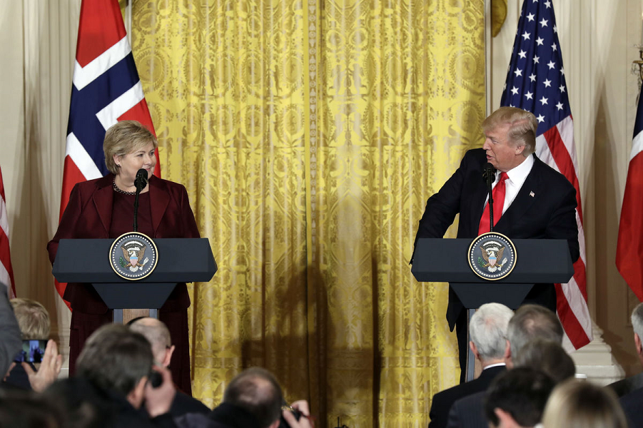 Трамп и премьер Норвегии Эрна Сульберг.png