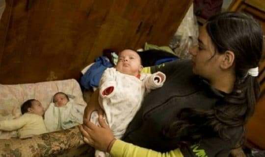 Где были ее мозги? Родители отказались от дочери, которая к 17-ти годам родила 7-х детей Где были ее мозги? Родители отказались от дочери, которая к 17-ти годам родила 7-х детей воспитание
