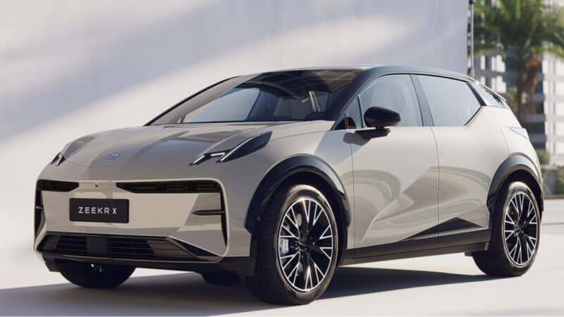 Zeekr X выпущен с моделью 560 км пробега за 27 600 долларов США. В Европу