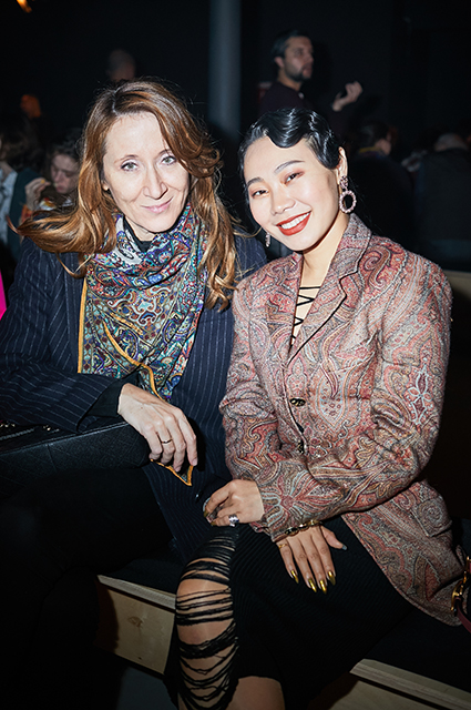 Светские выходные в Москве: Ксения Собчак, Виктория Лопырева, Альбина Джанабаева на показах, Монеточка — в кино Светские выходные в Москве: Ксения Собчак, Виктория Лопырева, Альбина Джанабаева на показах, Монеточка — в кино Светская жизнь