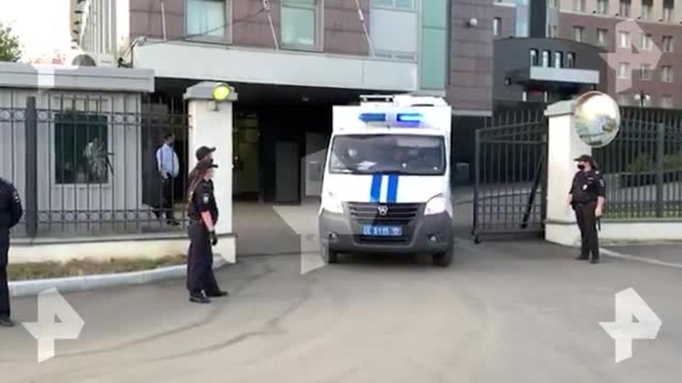 Полиция направилась с обыском в квартиру Ефремова