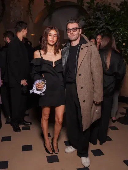 Джоэл Эдгертон с супругой