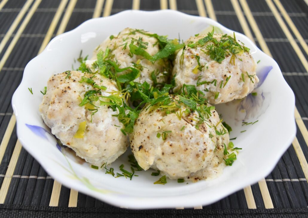 Куриные котлеты на пару в мультиварке