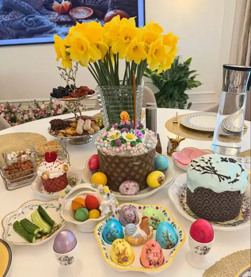 Корзины с цветами и фото из храма: как Виктория и Олег Шеляговы, Яна Рудковская, Татьяна Навка и другие звёзды отметили Пасху Татьяна, Песков, БондарчукФото, Моряк, Регина, дочерью, Жуков, Навка, ДолецкаяЛиза, детьмиРегина, Светланы, krispotupchik, manasirdiana, ЧиповскойФото, дочерьюЗараФото, КовальчукАлекса, сыномФото, Алёны, ЛоракСергей, семьёйЛиза