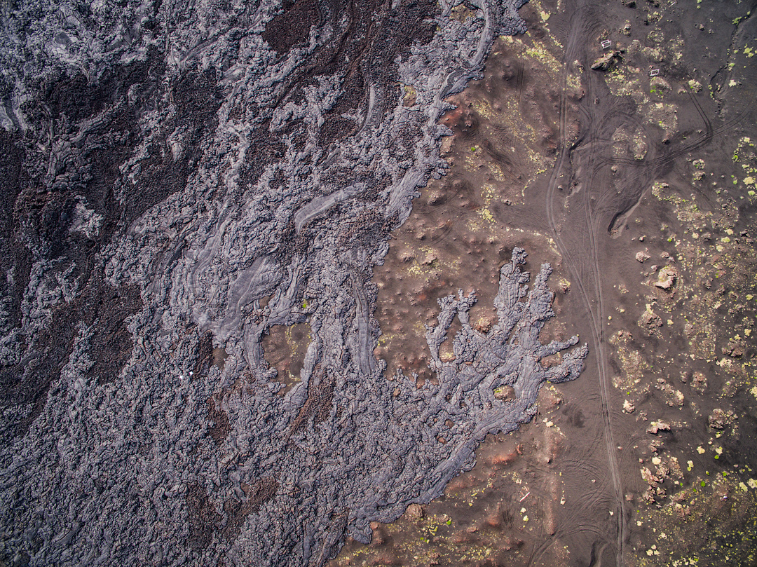 Как люди едут на Толбачик после извержения. Камчатка. Россия Как люди едут на Толбачик после извержения. Камчатка. Россия Война и мир