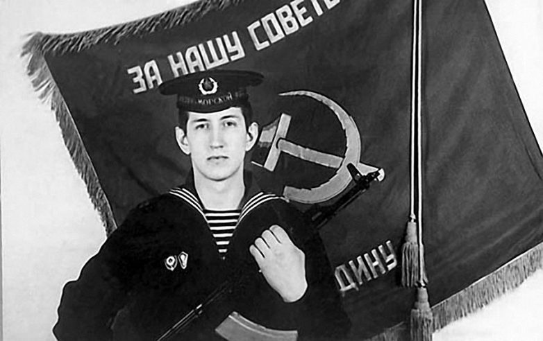 25 армейских снимков наших звёзд. Узнаёте их? 25 армейских снимков наших звёзд. Узнаёте их? актер,наши звезды,развлечение,шоу,шоубиz,шоубиз