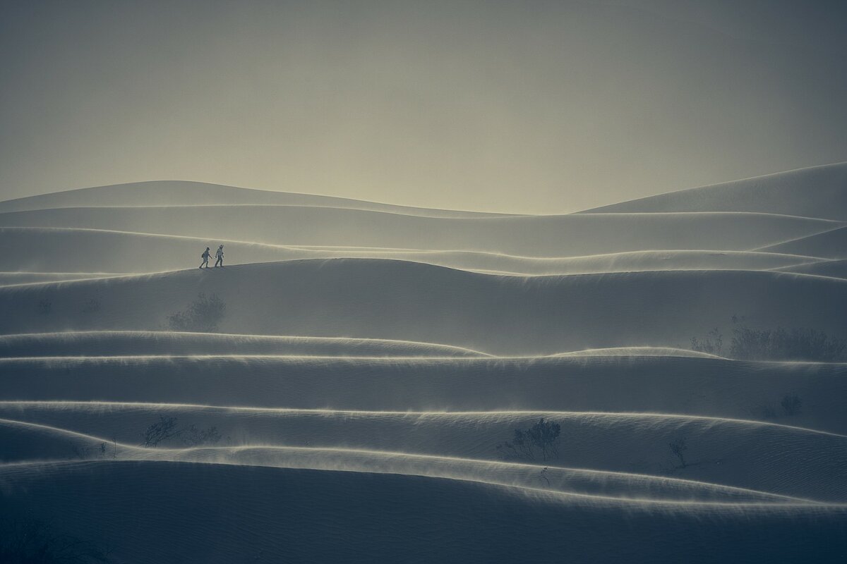 © Alexandre Hec (Франция) «Прогулка по долине смерти».
Победитель в категории «Человек в горах / Природа». 32 MML