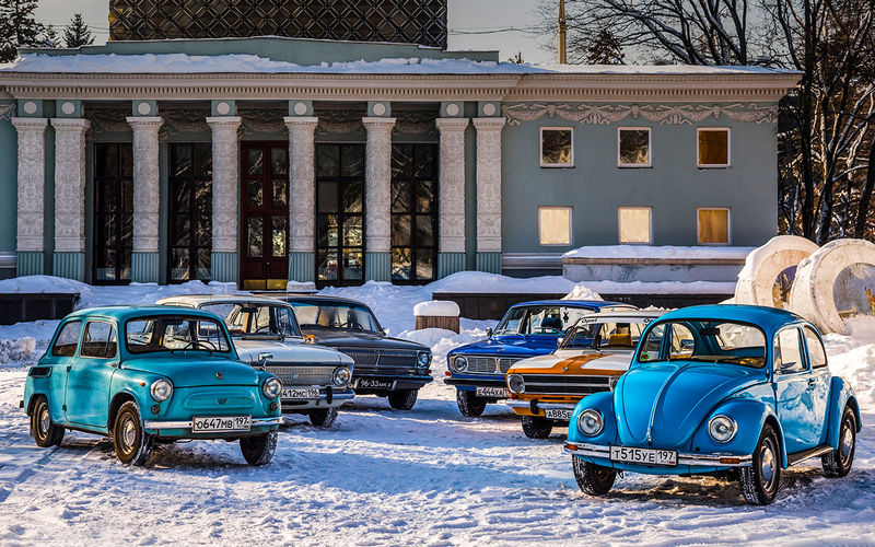 Советские автомобили против иномарок